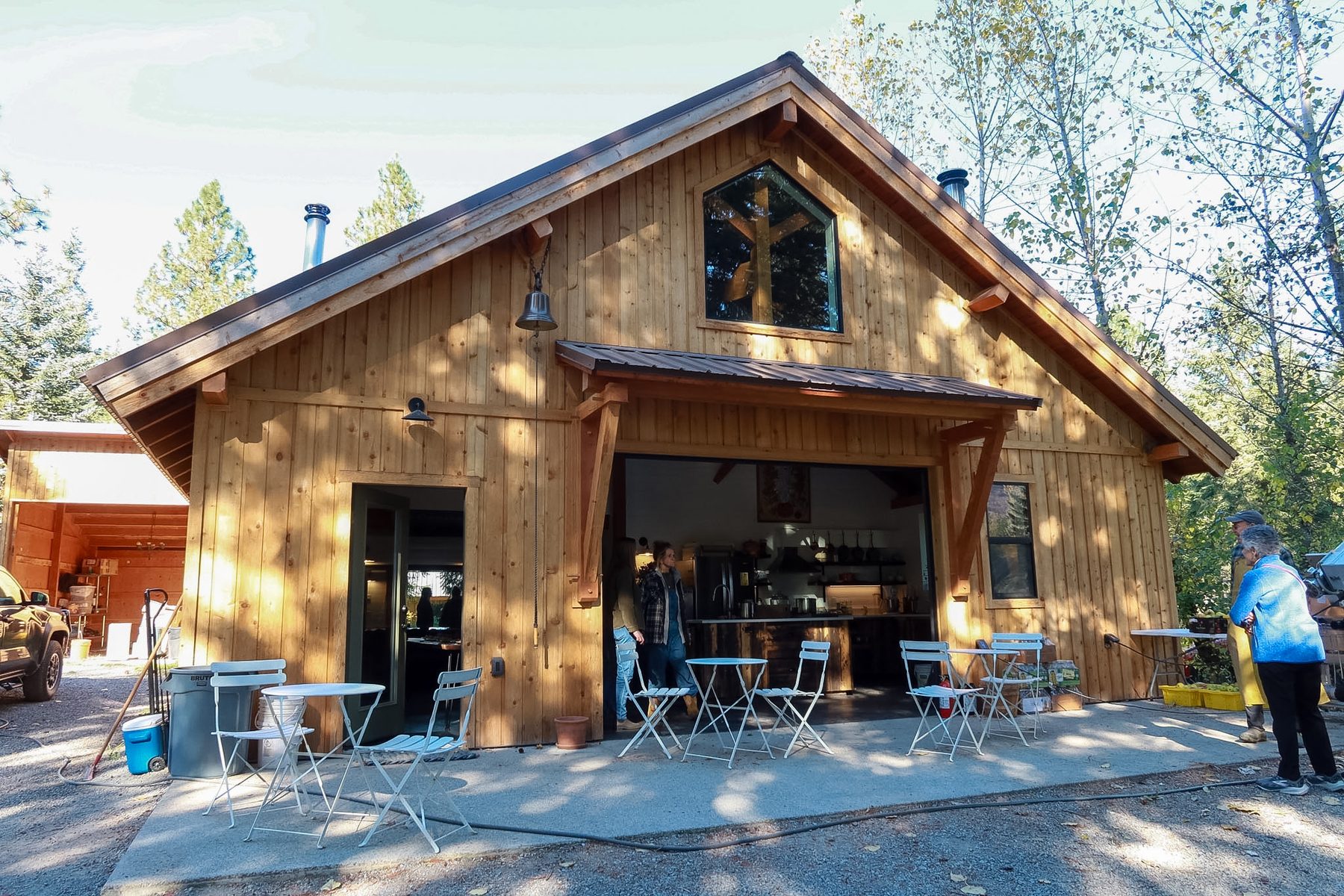 The timber barn and farm store at Mountain Cloud Creamery